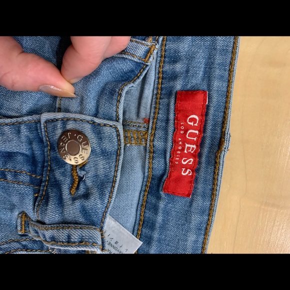 Guess Jeans with red accents size 25 - Picture 4 of 6